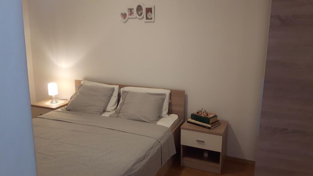 Apartments Davor Biograd Na Moru Eksteriør billede