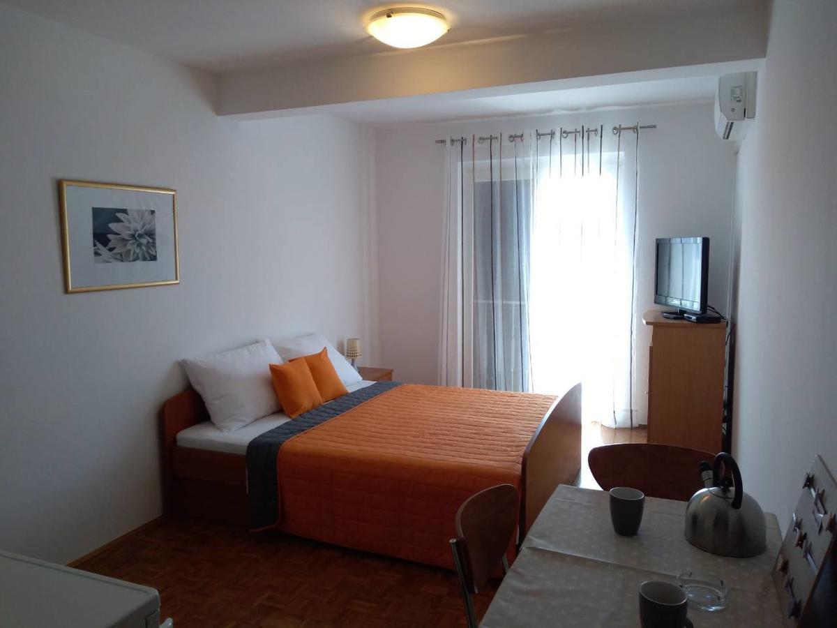 Apartments Davor Biograd Na Moru Eksteriør billede